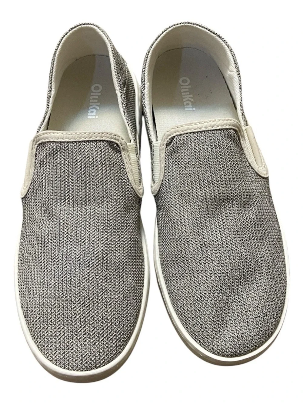 OluKai Slip-On Knit Loafers in Light Gray and Cream women 8 NWT